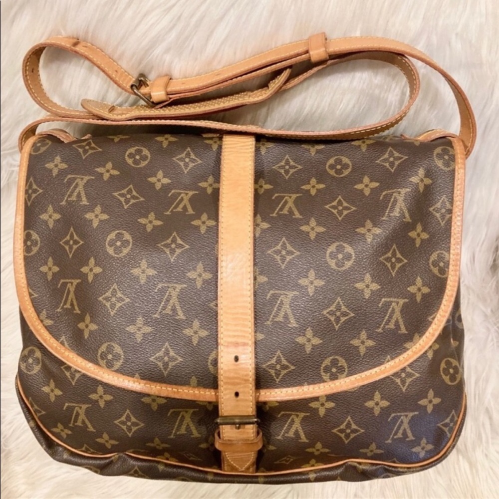 Authentic Louis Vuitton Saumur 30 #5.2 K AR 8912 - Picture 5 of 14